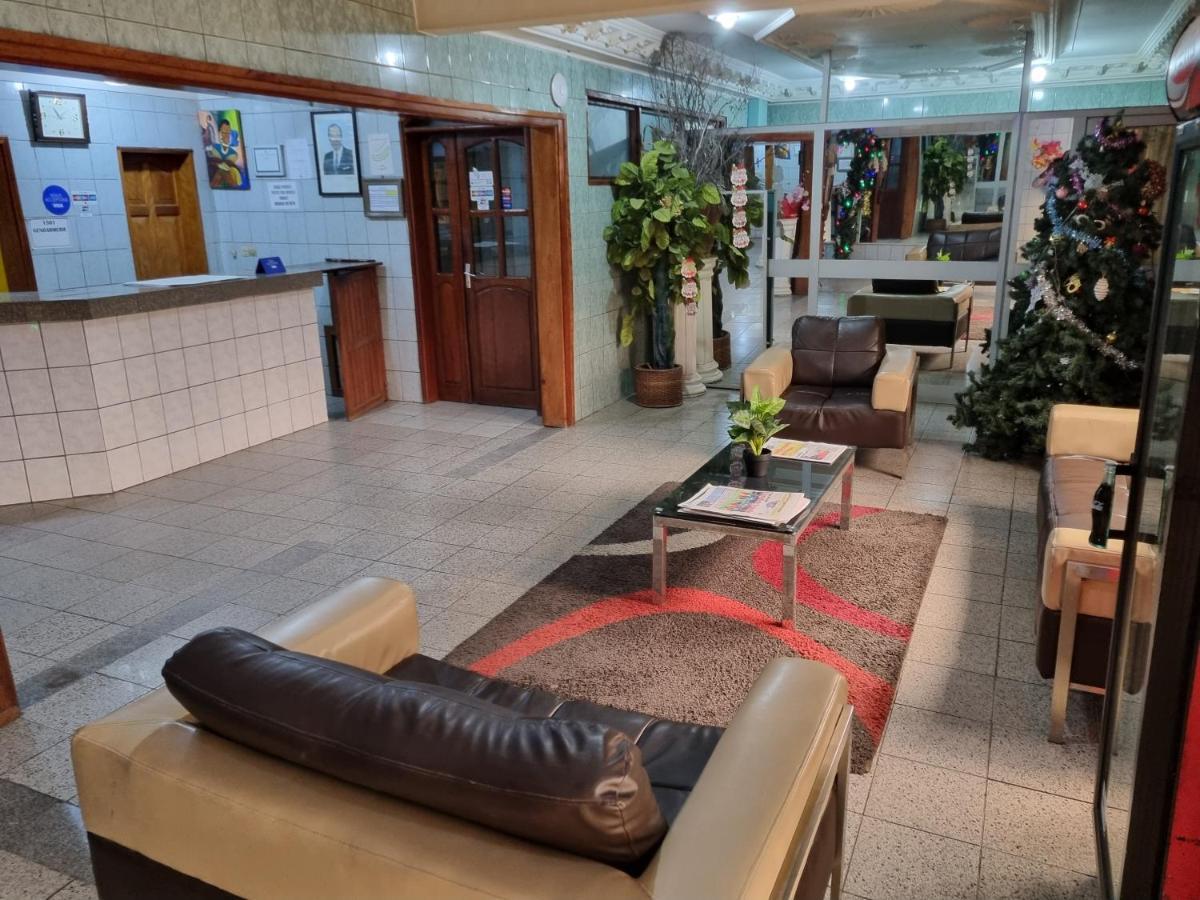 Hotel Saffana ドゥアラ エクステリア 写真
