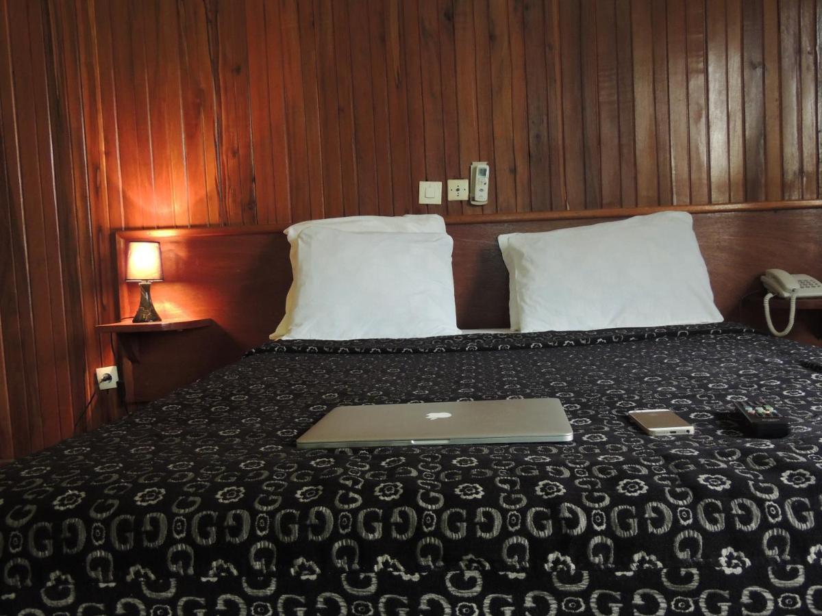 Hotel Saffana ドゥアラ エクステリア 写真