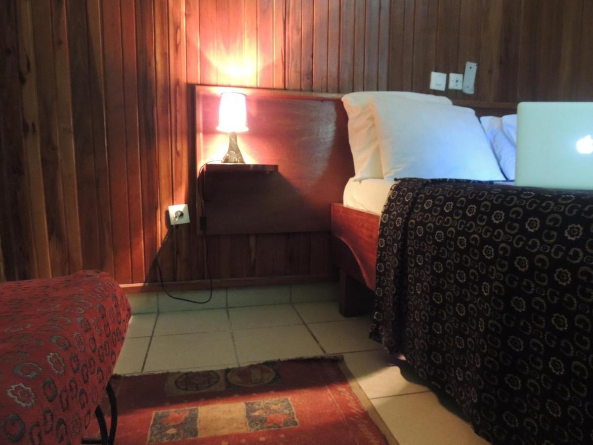 Hotel Saffana ドゥアラ エクステリア 写真