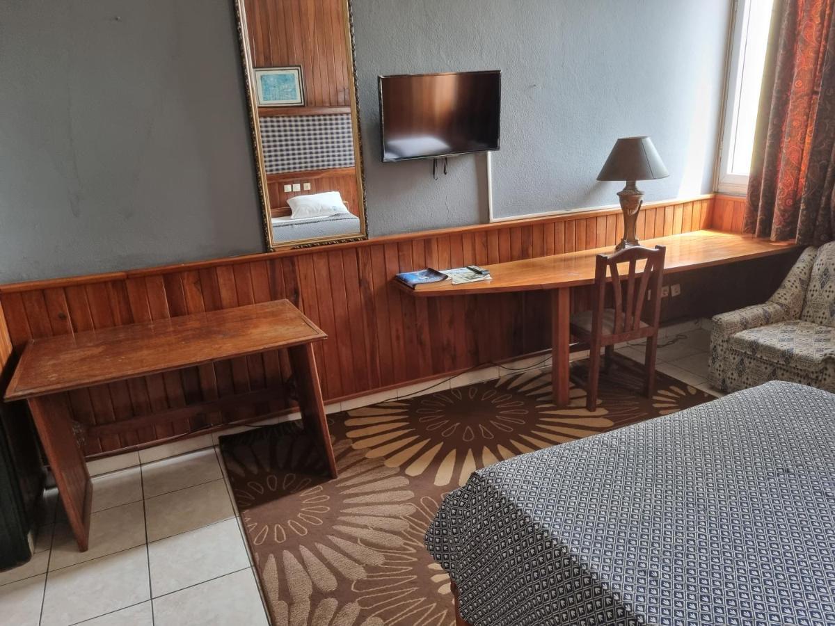 Hotel Saffana ドゥアラ エクステリア 写真